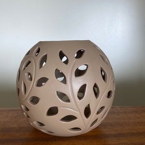 Tea Light Holder Ceramic with Matte finish Exc Shape